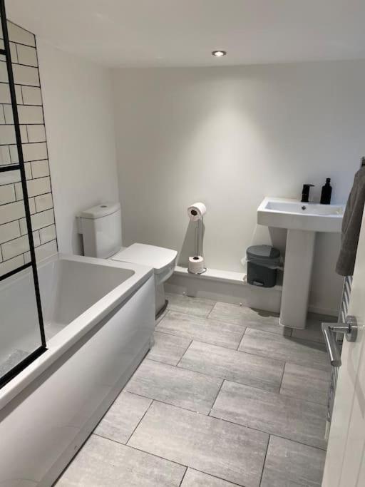 Modern 2 Bedroom Cottage Near Bike Park Wales. Мертир-Тидвилл Экстерьер фото